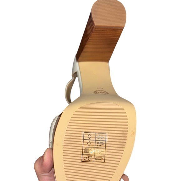 Michael Kors Rory Platform Sandals (Leather) - Picture 5 of 8